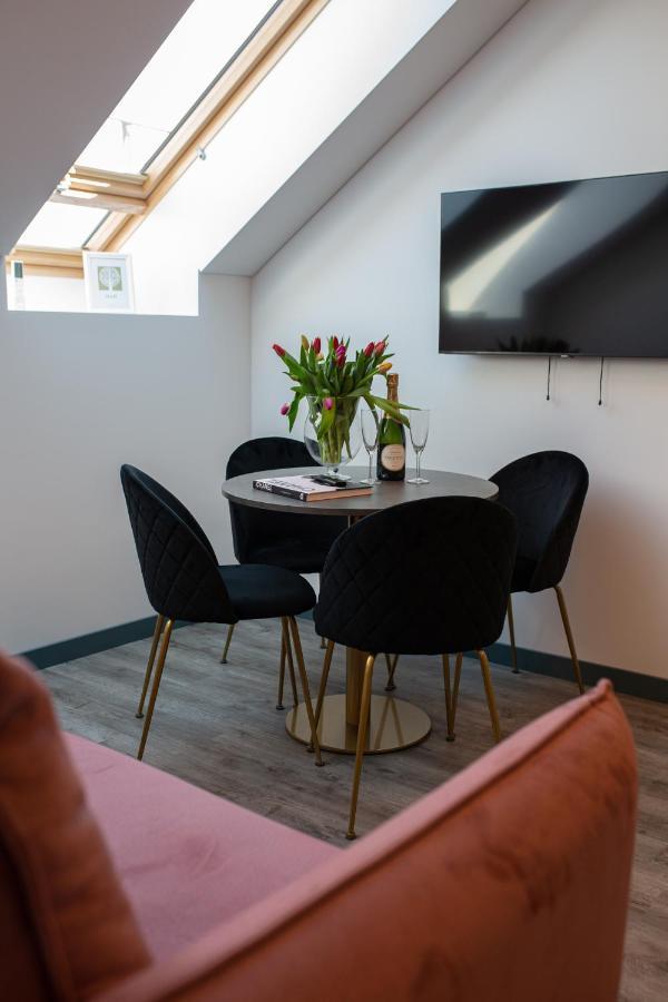 M8 Stylish One-Bedroom Apartment Kaunas Buitenkant foto